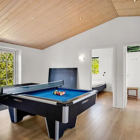 Donco - 3-2km From The Sea By Interhome