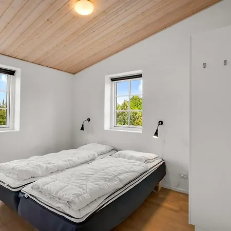 Donco - 3-2km From The Sea By Interhome