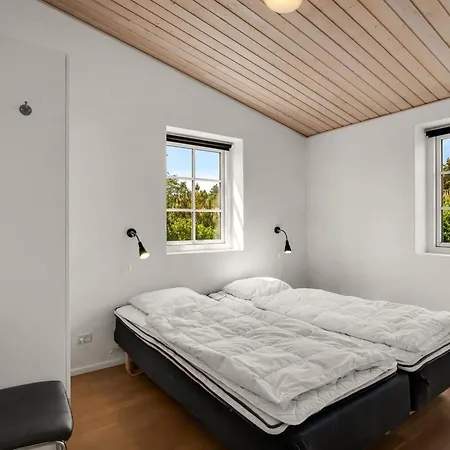 Donco - 3-2km From The Sea By Interhome